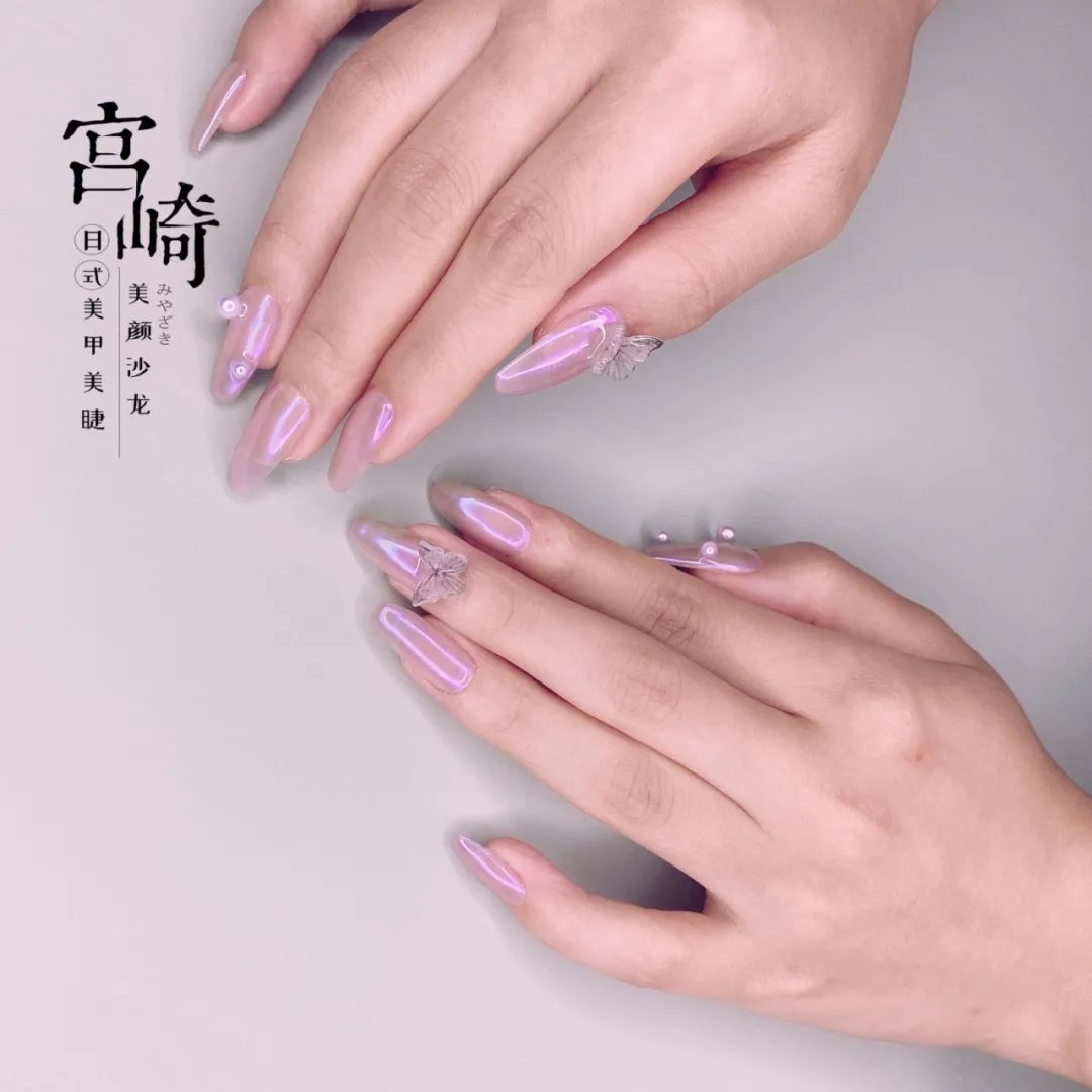 蝴蝶+極光色美甲，太美了