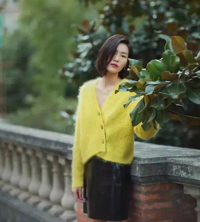 時(shí)尚魔咒 “ 淡黃的長(zhǎng)裙，蓬松的頭發(fā) ”，搞黃色也是一門學(xué)問啊