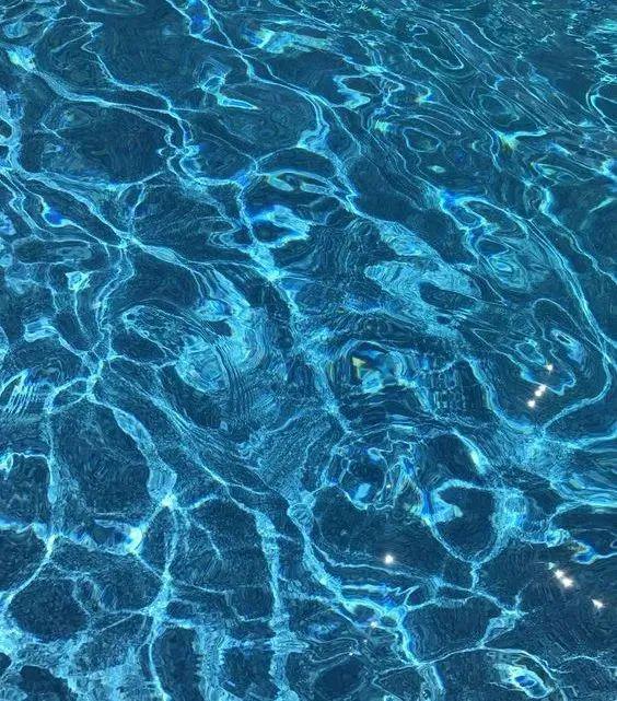 今年春夏超流行的4組配色，穿對(duì)了巨顯白巨顯貴！