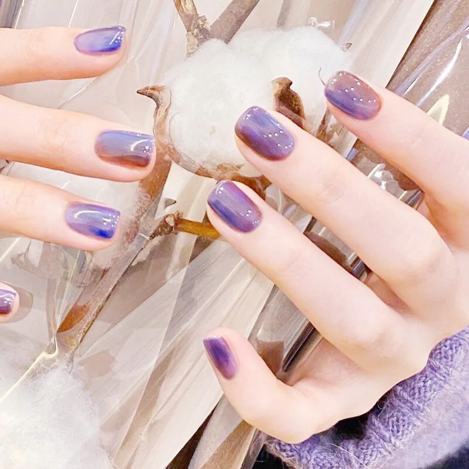 揭曉2020年超流行的神仙美甲色