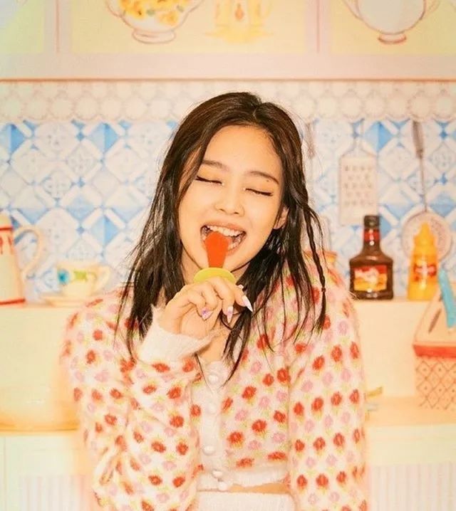 Lisa、宋妍霏……同款美甲，我都給你們扒出來了！