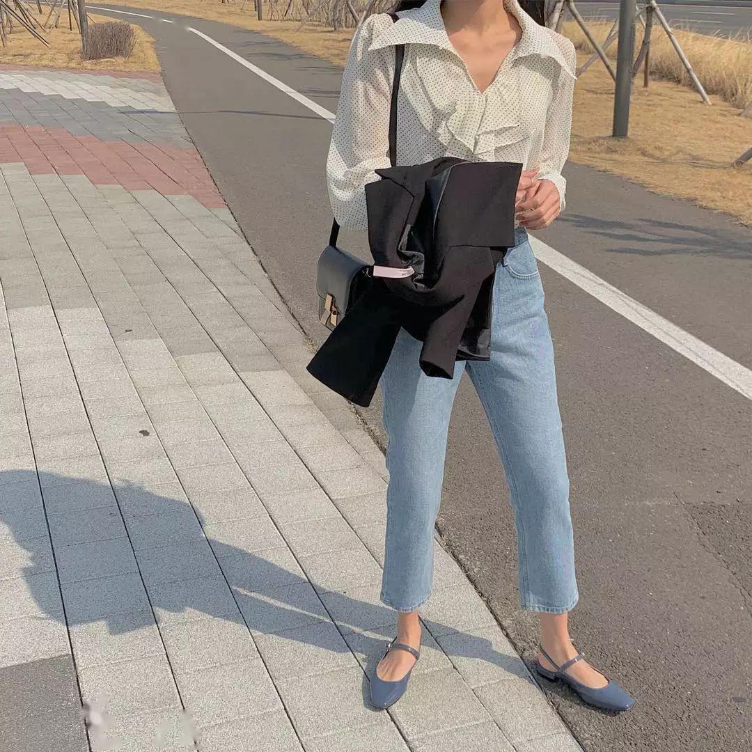 楊冪又靠“初戀鞋”上熱搜了？隨便穿都美到窒息！