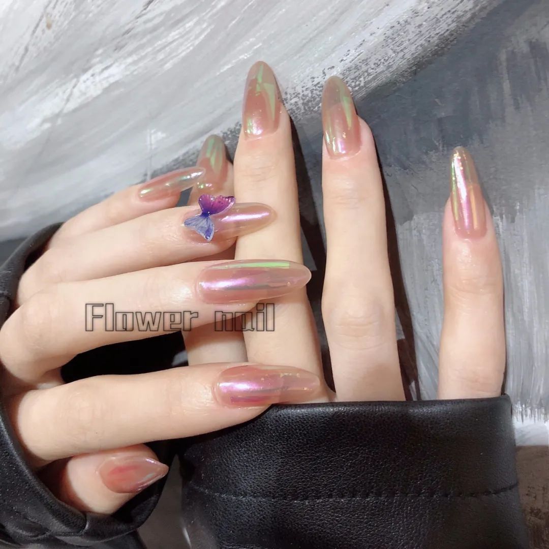 蝴蝶+極光色美甲，太美了