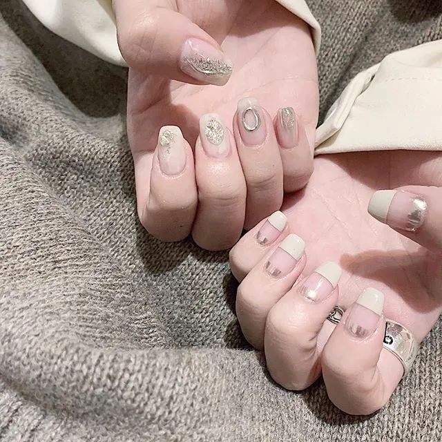 顯高級的牛乳色美甲