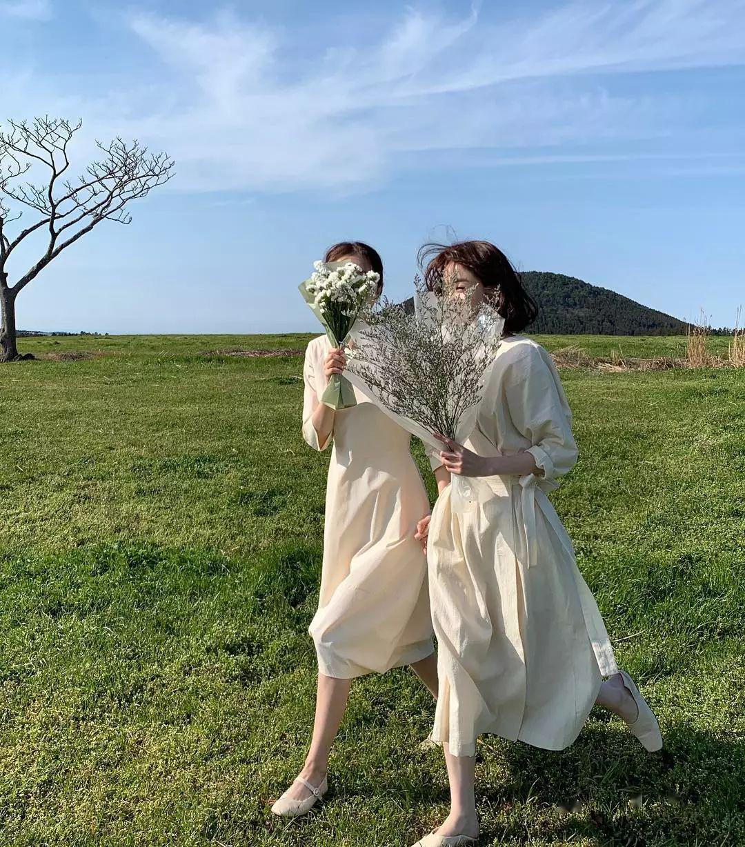 楊冪又靠“初戀鞋”上熱搜了？隨便穿都美到窒息！
