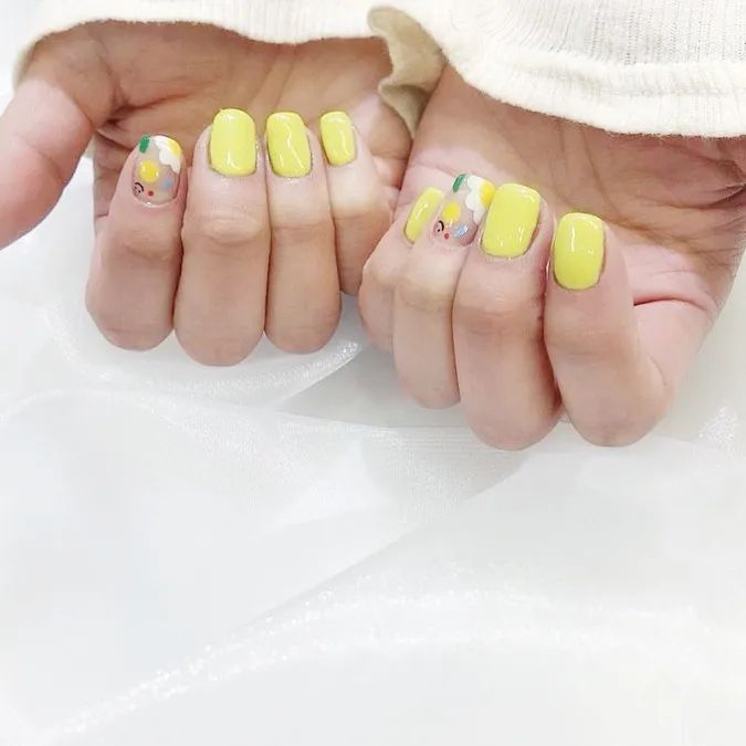 韓式花花美甲清新又可愛