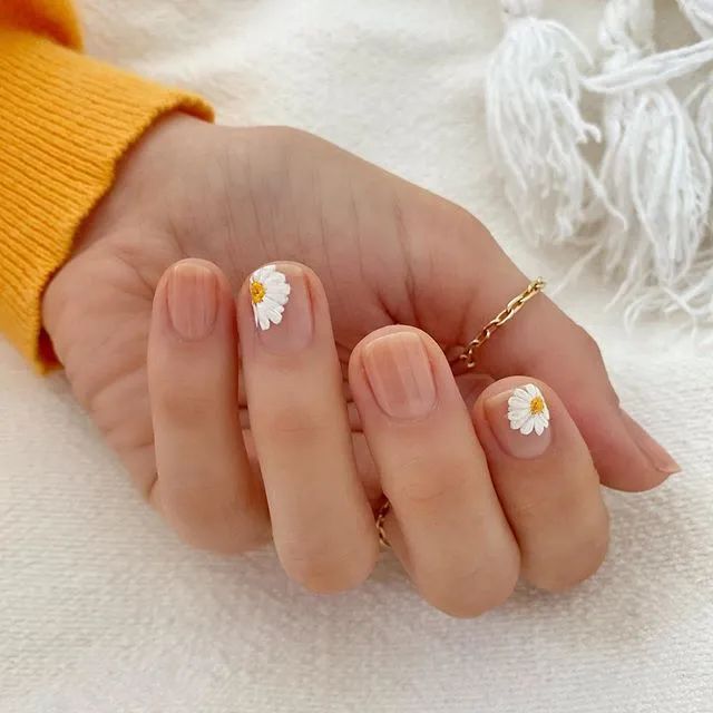 Lisa、宋妍霏……同款美甲，我都給你們扒出來了！
