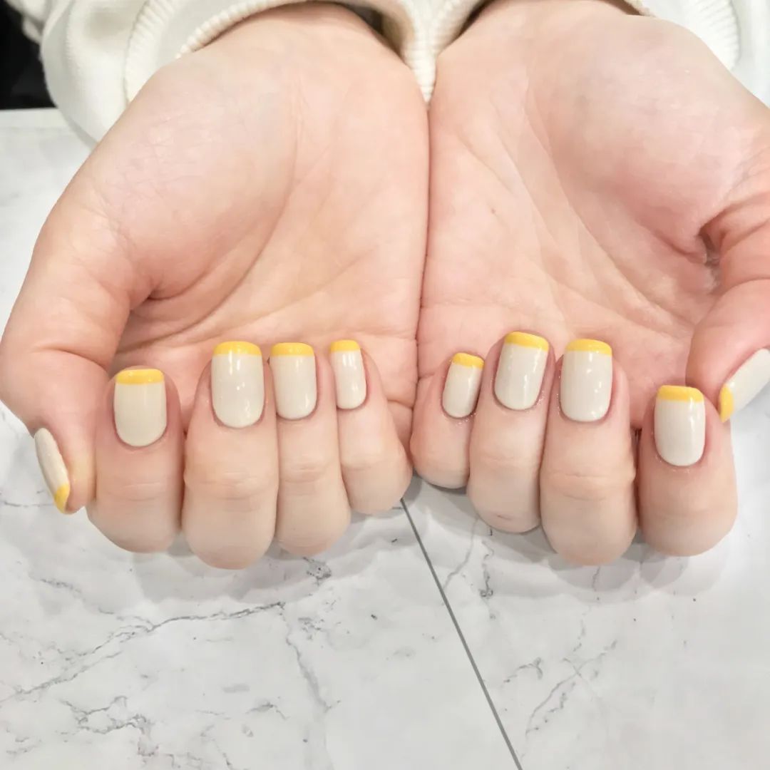 四月做法式美甲，選這4類絕對(duì)是最美的