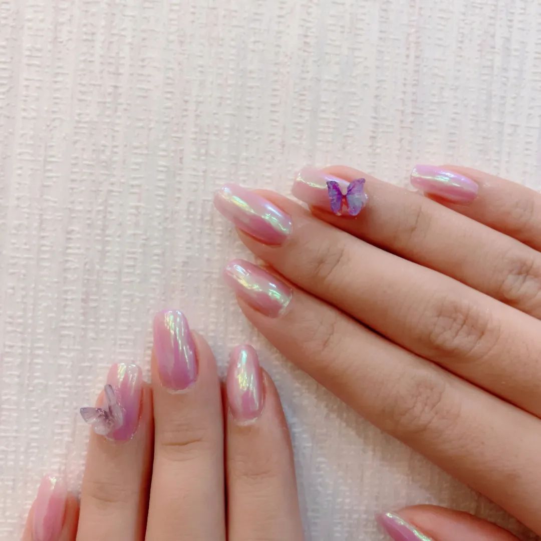 蝴蝶+極光色美甲，太美了