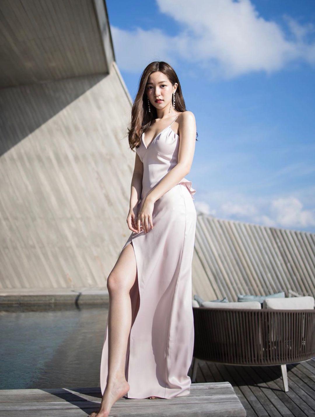 比“ 渣女裙 ”更經(jīng)典的連衣裙！時(shí)髦精們都在穿！