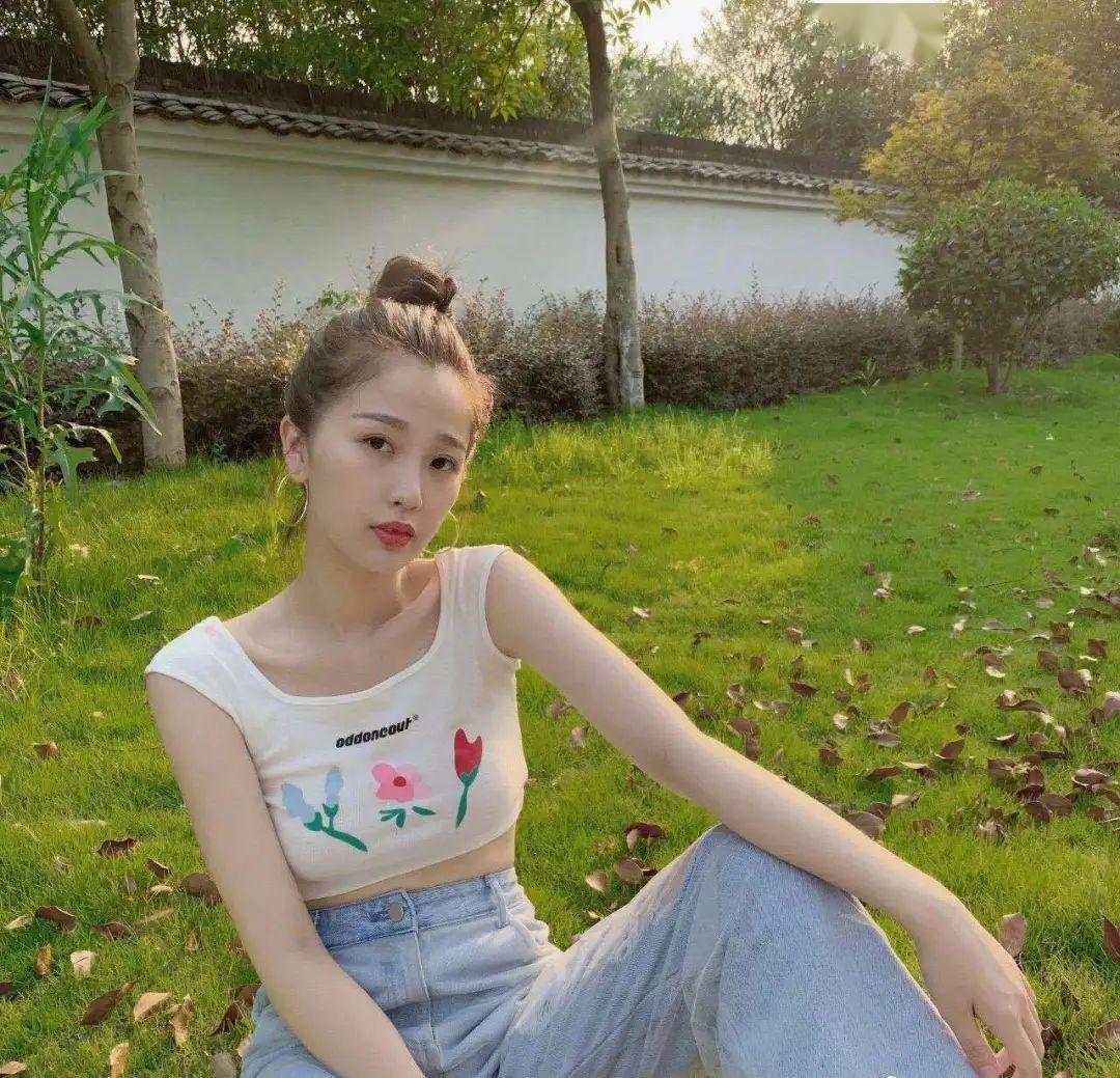 小美女虞書欣夏日穿搭小心機