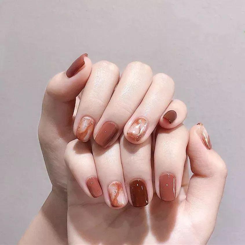適合上班、約會的好感度美甲，美的不重樣