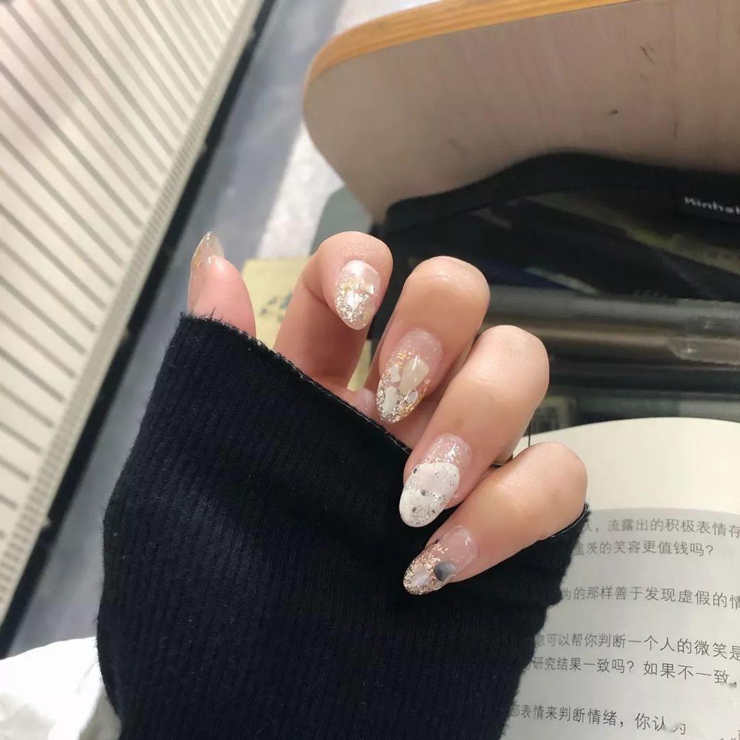 美甲店看款式眼花繚亂？小編給你推薦幾款