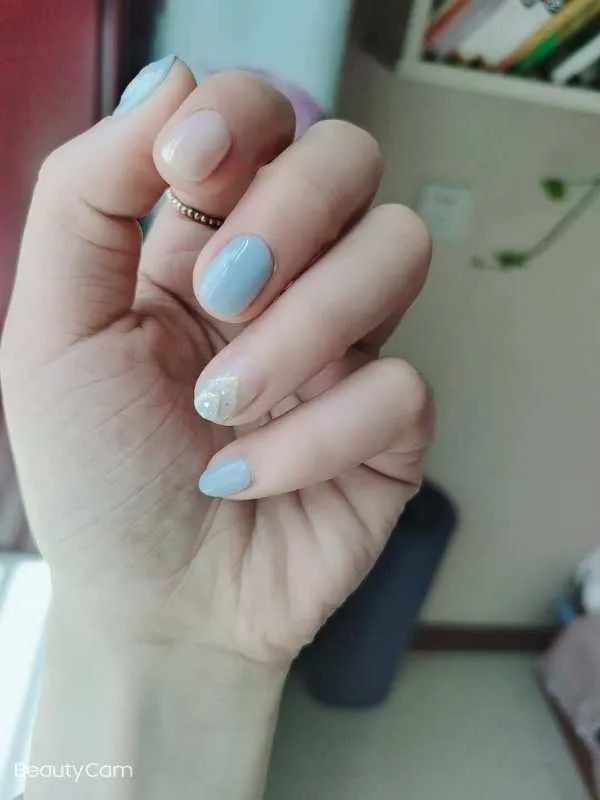 來看看大家最近都做了什么美甲款式