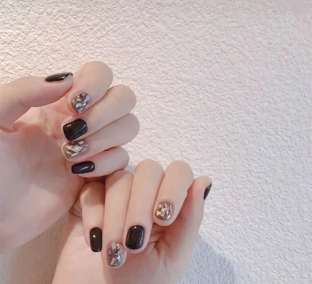 適合上班、約會(huì)的好感度美甲，美的不重樣