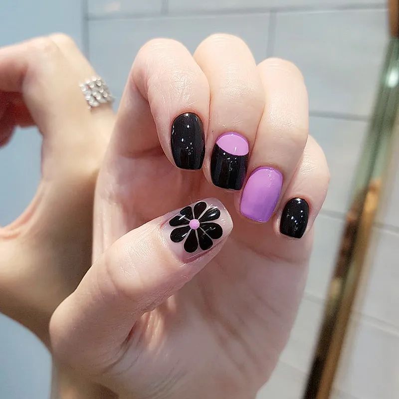 黑色美甲怎么搭，更高級(jí)？