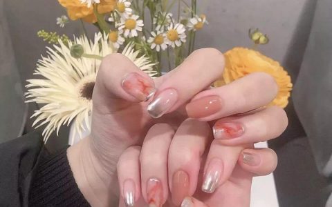適合上班、約會的好感度美甲，美的不重樣