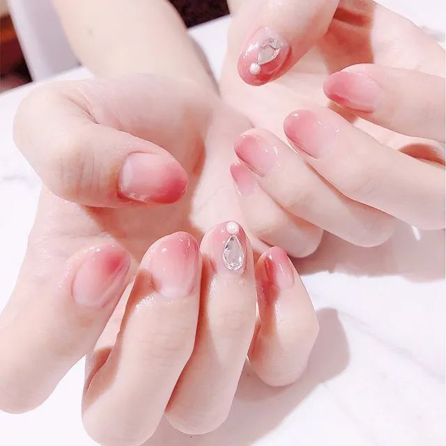有選擇恐懼癥的仙女們，推薦一波小清新美甲拿好，收藏啦