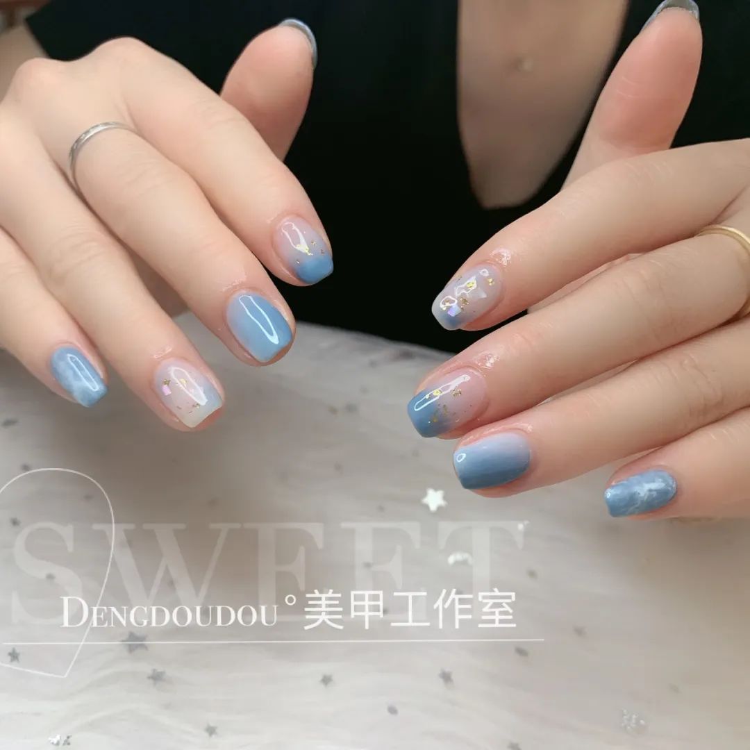 精致的簡約美甲，是最有格調(diào)地