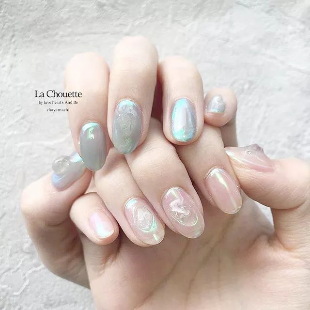 極光色美甲，驚艷的美