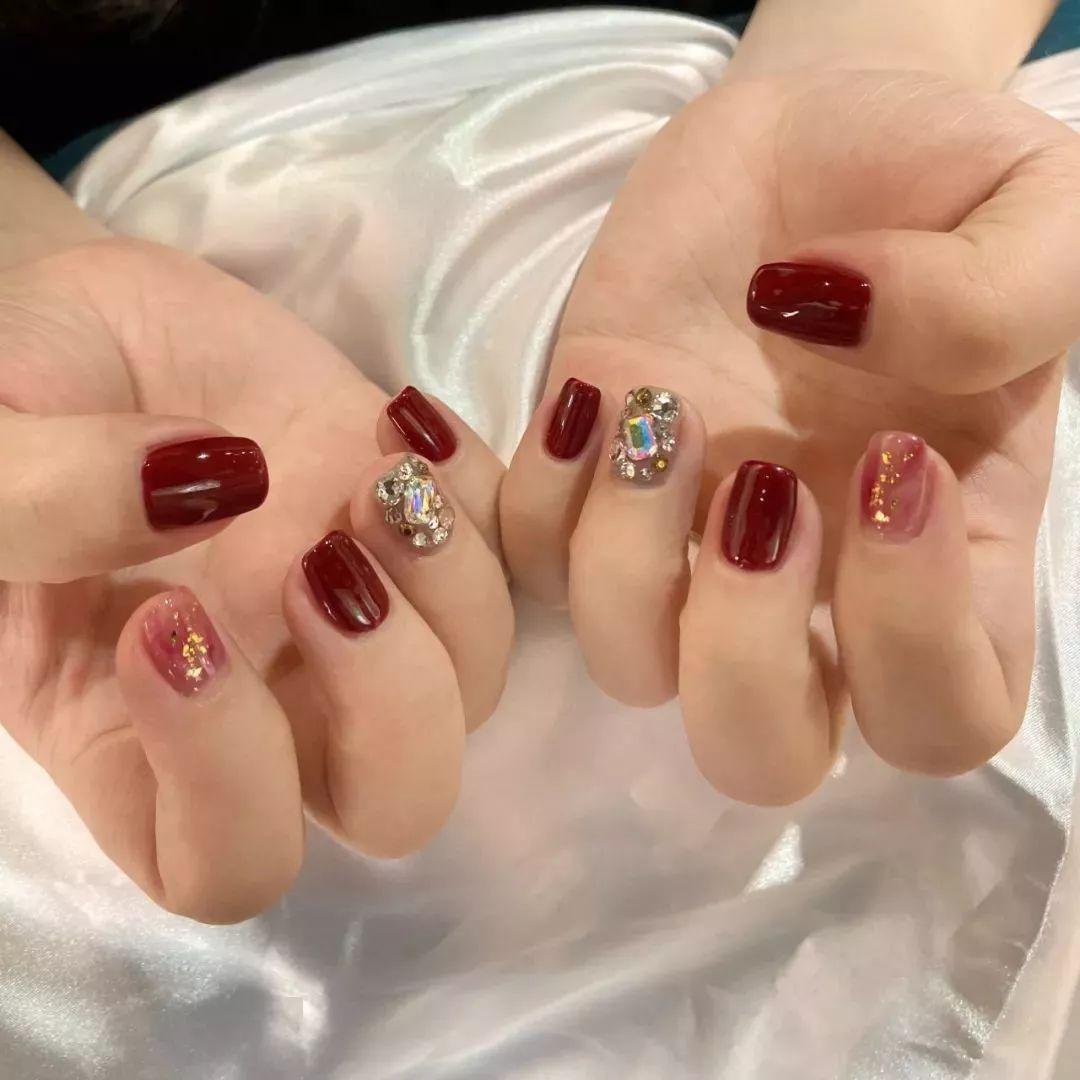 適合上班、約會的好感度美甲，美的不重樣