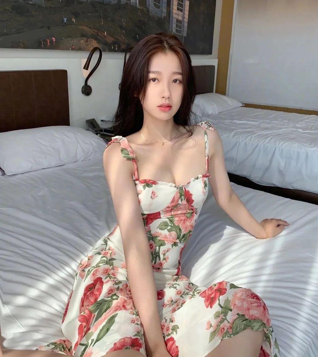 小美女虞書欣夏日穿搭小心機