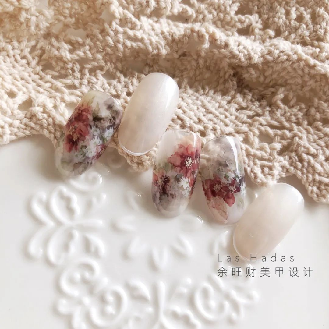復(fù)古風(fēng)美甲真的絕了！誰(shuí)做誰(shuí)高級(jí)！