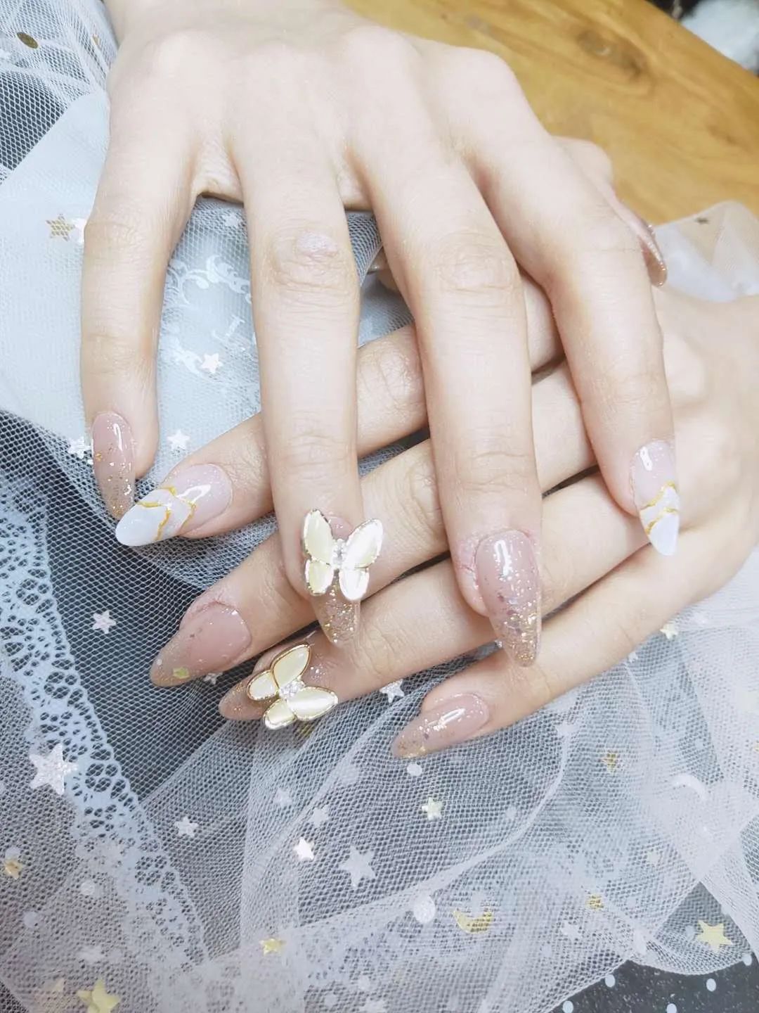 來(lái)看看大家最近都做了什么美甲款式