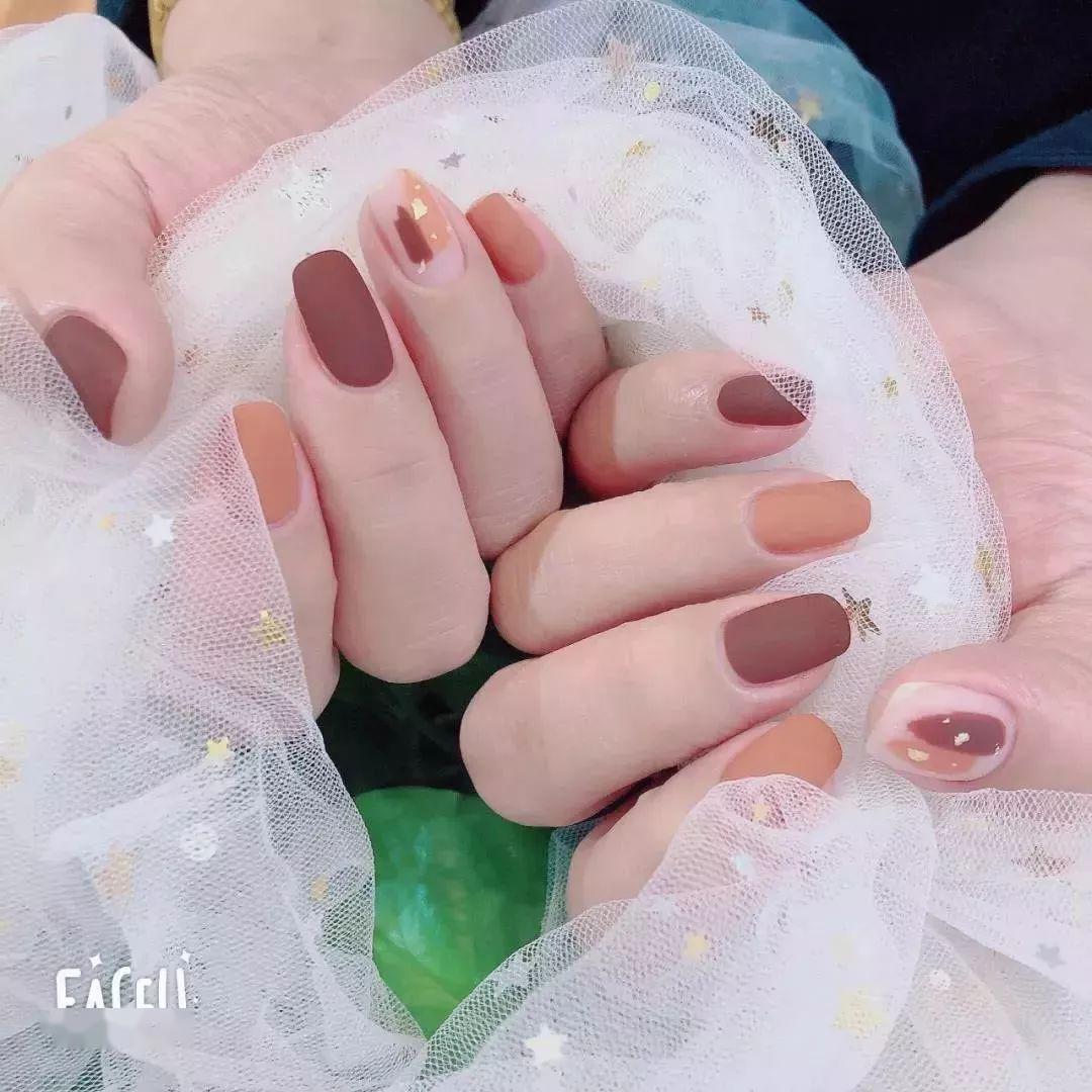 適合上班、約會的好感度美甲，美的不重樣