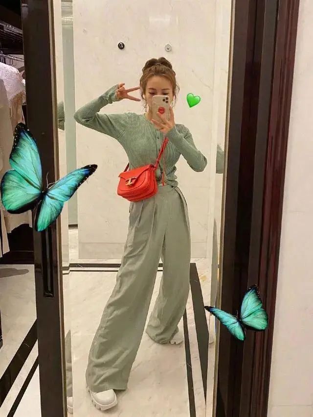 37歲吳昕變身穿搭博主，瘦下來(lái)以后衣品越來(lái)越在線，減齡又好看