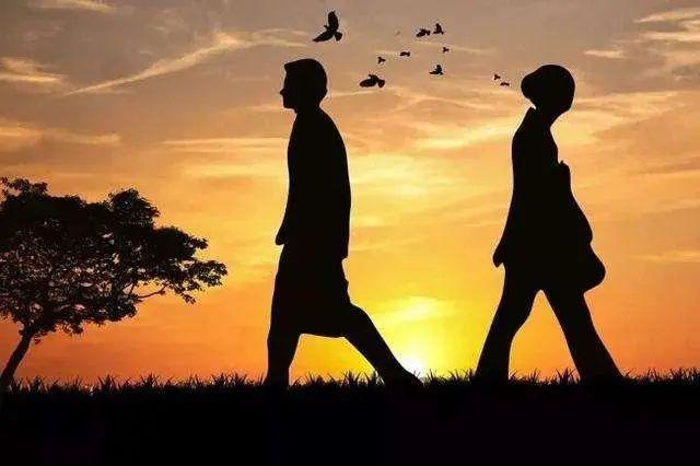 不聯(lián)系的話，一個女生需要多久才能忘記曾經(jīng)愛過的男生？