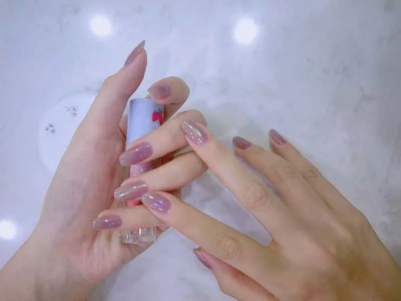 來看看大家最近都做了什么美甲款式