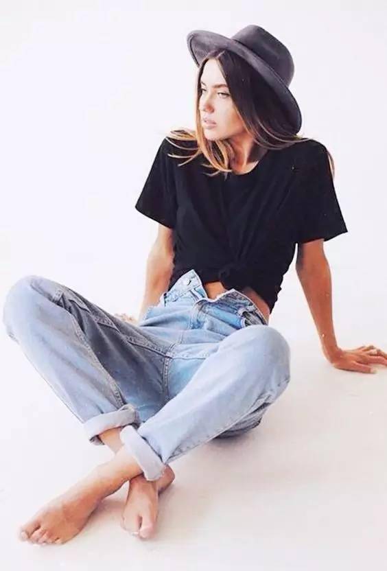 普通衣服的高級(jí)穿法：衣服“打個(gè)結(jié)”才時(shí)髦！