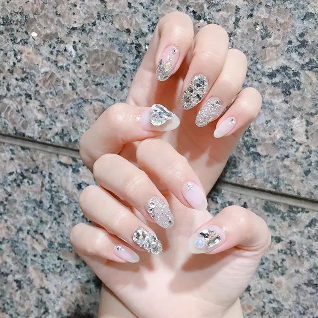 精選70款好看的美甲圖片！2020流行的款式BlingBling她來啦！