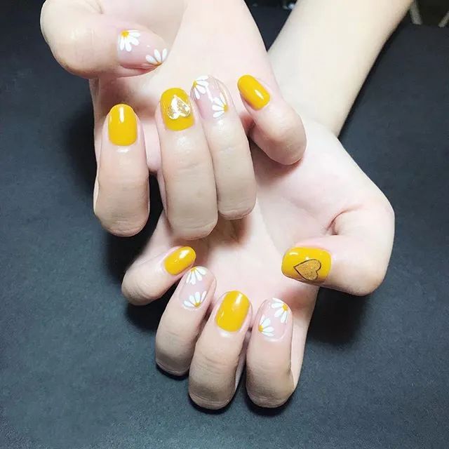 小雛菊美甲火了！洋氣又高級(jí)