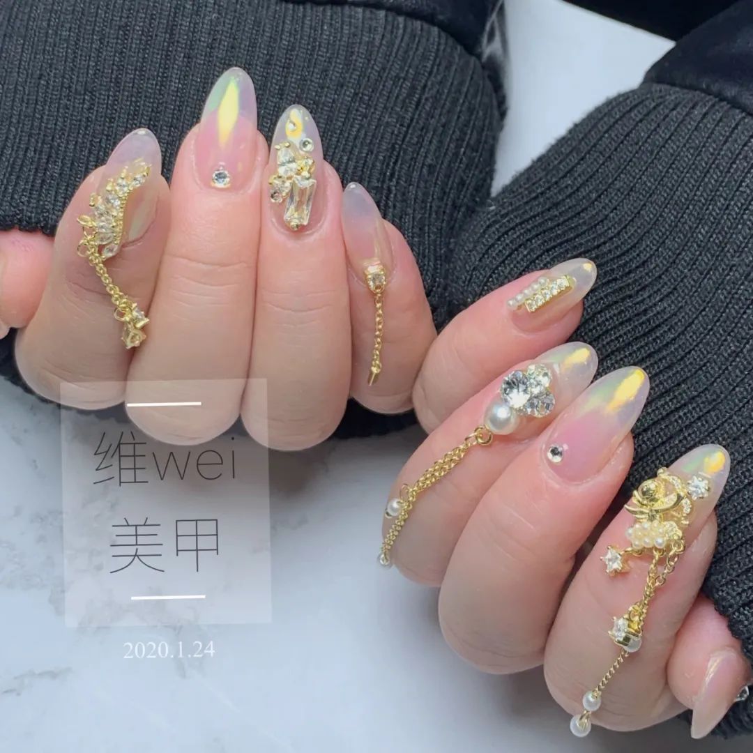 網(wǎng)紅輕奢風(fēng)美甲，自帶壕氣的高級(jí)美