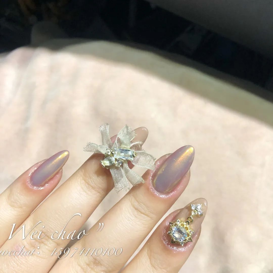 網(wǎng)紅輕奢風美甲，自帶壕氣的高級美