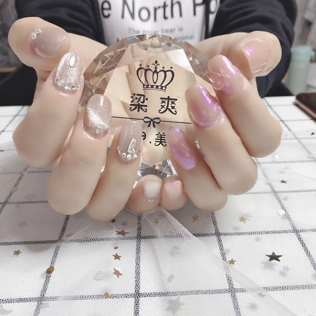 2020年新款極光色美甲，簡直美翻天了