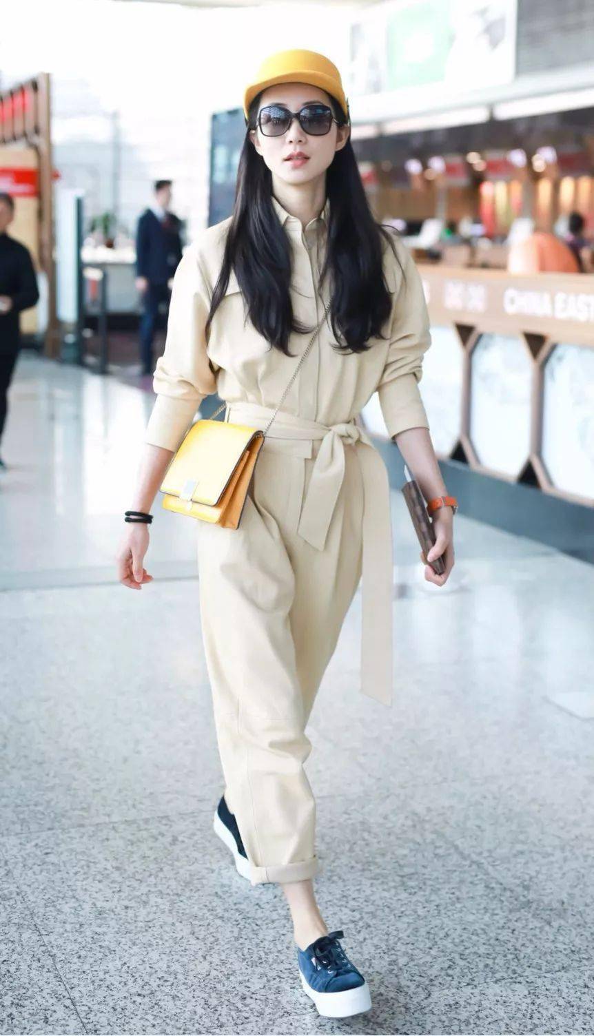 普通衣服的高級(jí)穿法：衣服“打個(gè)結(jié)”才時(shí)髦！