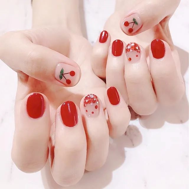最適合夏天的3款紅色系美甲，顯白到發(fā)光！