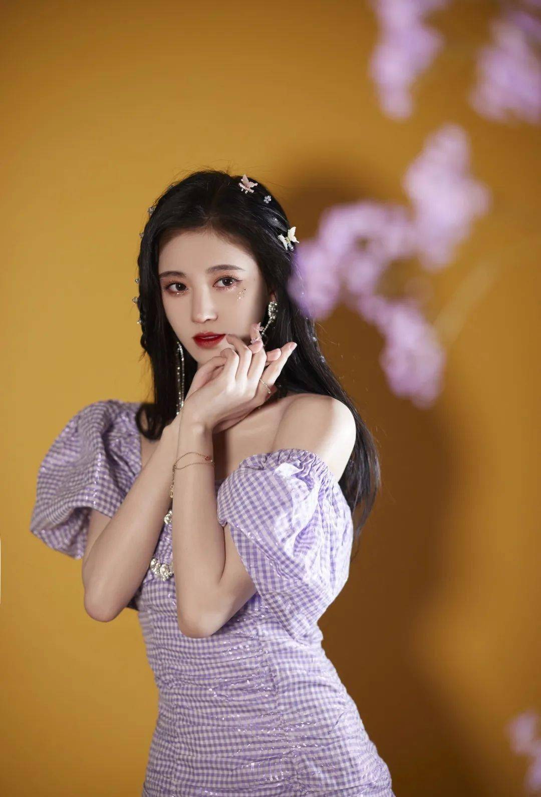 50%純純少女感 + 50%撩人小性感的 “ 純欲風(fēng) ” 穿搭也太好看了吧！