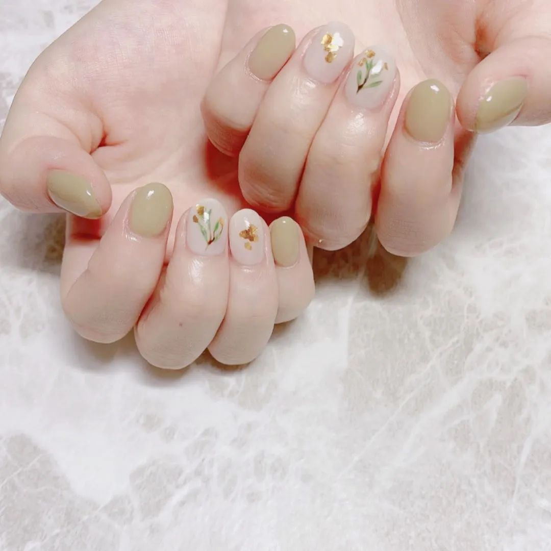 不同風格的短圓美甲，也是很美的