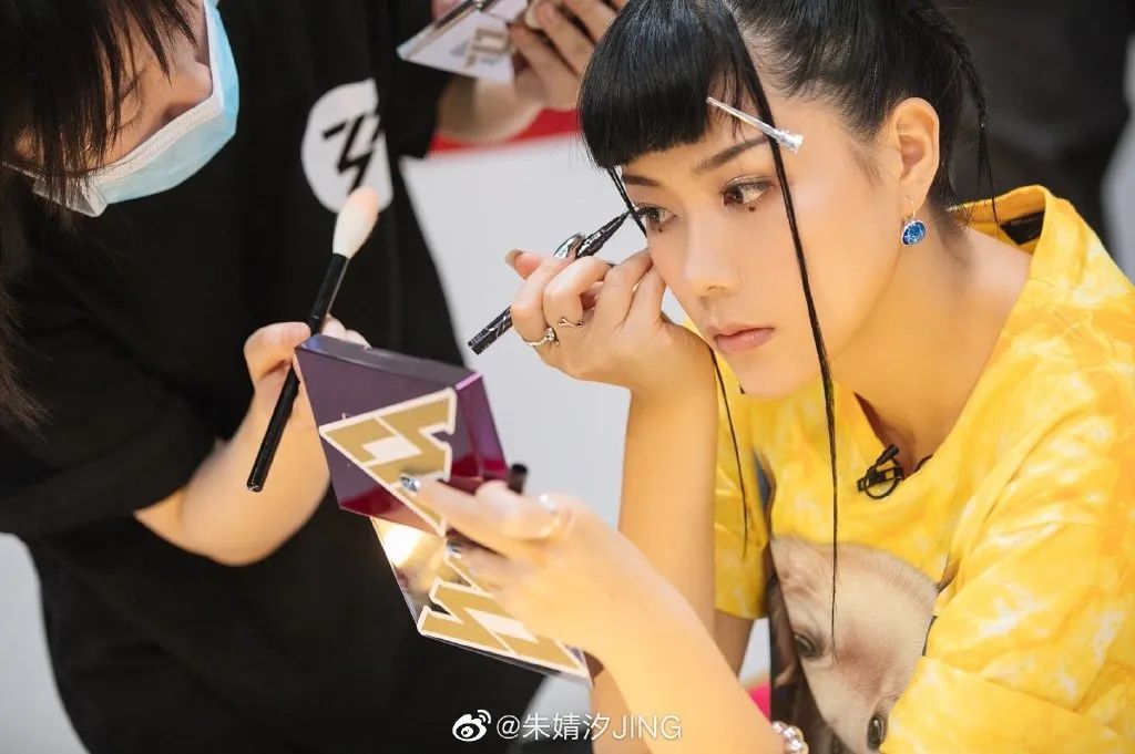 跟著乘風(fēng)破浪，get姐姐們的同款美甲吧