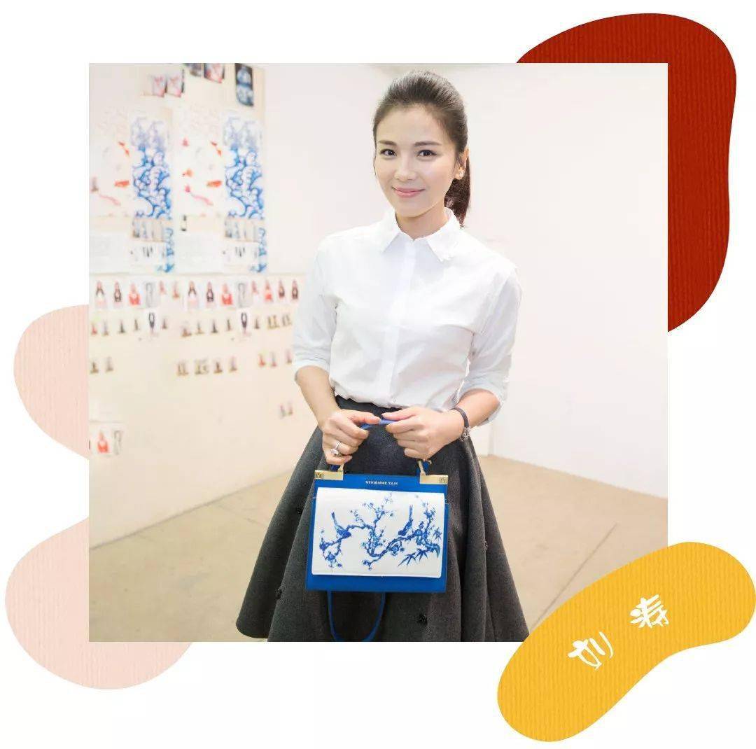 襯衫+半裙，“初戀風(fēng)”好看爆了！?。?/></figure>



<p>不過比起明星，博主們的襯衫+半裙對于我們的參考價(jià)值就更大了~</p>



<figure class=