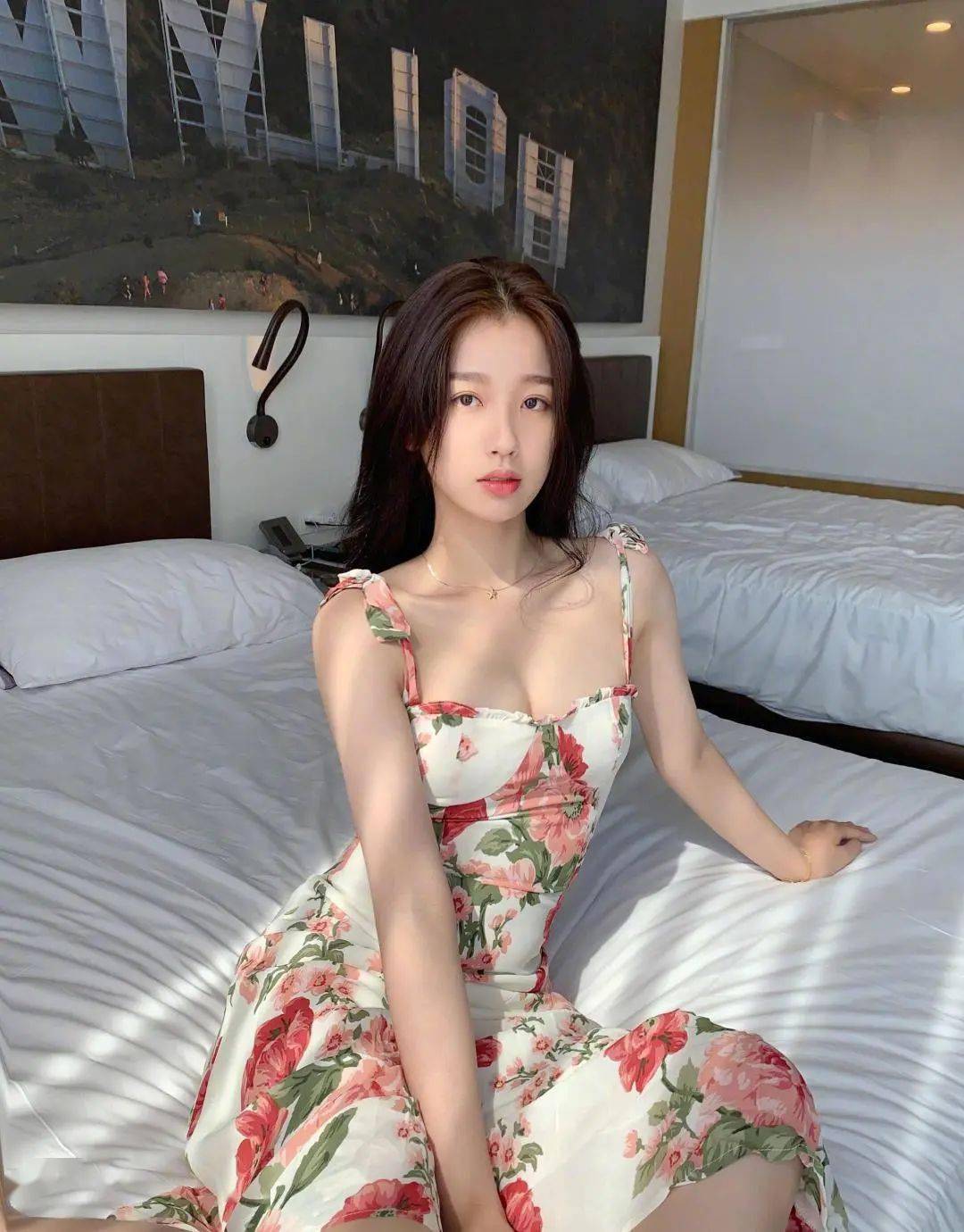 50%純純少女感 + 50%撩人小性感的 “ 純欲風(fēng) ” 穿搭也太好看了吧！