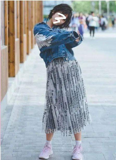 梨型身材女生穿衣服記住“4不要”，特別是第2種，真的很顯胖！