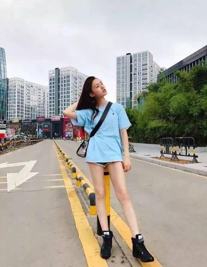 不得不說楊冪帶火的 “ 不穿褲子風 ”是真的好看