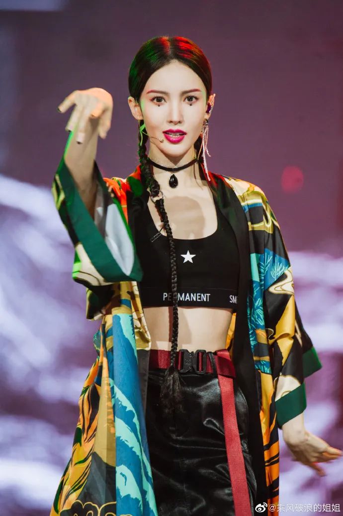 跟著乘風(fēng)破浪，get姐姐們的同款美甲吧