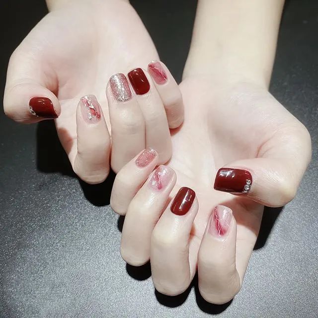 最適合夏天的3款紅色系美甲，顯白到發(fā)光！