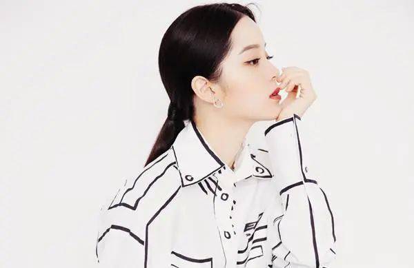 夏天穿這5個(gè)極簡(jiǎn)色=很顯貴顯白！